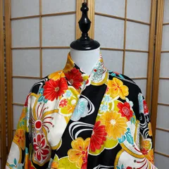 着物　身丈162cm　ポリエステル　黒　オレンジ　水色　小紋　バラ　花柄　レディース　モダン　洗える着物