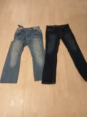 デニムのズボン 2着です