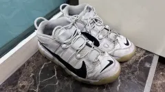 ナイキ エア モア アップテンポ 白黒 スニーカー