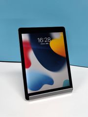 iPad（第5世代）Wi-Fi 128GB 本体 箱・付属品付（海外モデル） - メルカリ