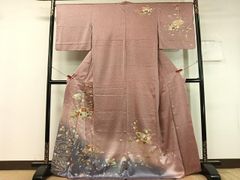 HX…191 着物 訪問着 正絹 薄紅色 金彩 金駒刺繍 笹 菊 楓 身丈長め 