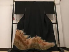 平和屋着物■豪華黒留袖　作家物　駒刺繍　渡り橋群れ鶴文　暈し染め　金彩　正絹　逸品　AABF1712ph
