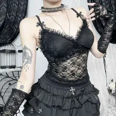 レース 三角カップ キャミソール ゴシック ダーク系 インナー 暗黒風 デザインキャミ 新作 春アイテム セクシー フィット感 重ね着 レイヤード 見せインナー 個性派 トレンド レディース ブラック系 モード アンダーウェア トップス