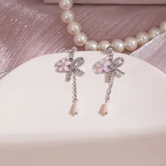 ピンクフラワー シルバーリボン ラインストーン シルバーピアス 両耳用 韓国アクセ 韓国風 上品 フェミニン 可愛い スイング 揺れるピアス レディース