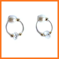 【新品】 ピアスみたいな イヤリング 小花 パール付き 小さな フープイヤリング (クリスタル)