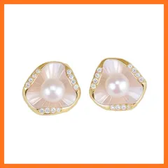 【新品】 天然淡水パール ピアス レディース S925銀ポスト 花モチーフ 18K厚金メッキ 大ぶり 揺れるデザイン 上品 おしゃれ 真珠イヤリング アレルギー対応 ギフト用 プレゼント向け 結婚式 デート パーティー用 (三角の花)