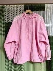 アディダス ウィンドブレーカー（IR8098）