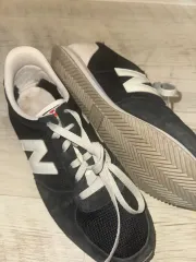 ニューバランス U220