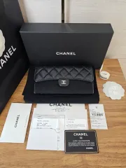 CHANEL シャネル 28番台 Classic クラシック シルバー 銀 장지갑 財布 Rab(ラブ) キャビア Flap(フラップ) ブラック ブラック ap0241