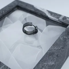 Vivienne Westwood ヴィヴィアン ウエストウッド ピアス 片耳 BOBBY フープ ブラック ロゴ オーブ