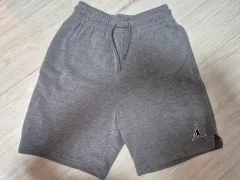 ジョーダンキッズ グレー ハーフパンツ トレーナーハーフパンツ