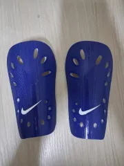 ナイキ サッカー シンガード ブルー