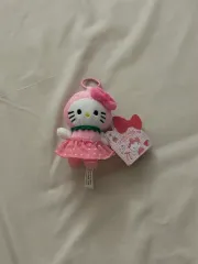 ピンクいちご hello kitty(ハローキティ) ぬいぐるみ キーホルダー