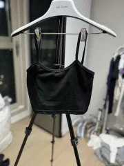 ブラック クロップド インナー ノースリーブ