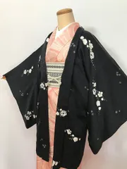 【中古】Mサイズ 羽織 正絹 黒地に枝花模様