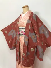 【中古】Mサイズ 羽織 正絹 曙色地に雲取り 花模様