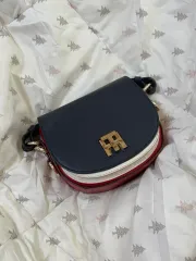 Tommy Hilfiger トミーヒルフィガー クロスバック バッグ