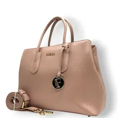 【美品】フルラ テッサ 2WAY ハンドバッグ ショルダーバッグ A4可 レザー ピンクベージュ レディース FURLA TESSA 斜め掛け可 通勤通学 ビジネス 自立可 Fチャーム付き エレガント フェミニン 人気モデル s43