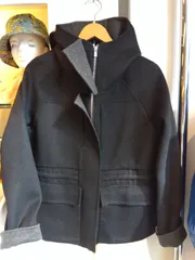 M23  フォッシィ カシミヤ　ラグラン　着やすい　軽量　１枚仕立て　上質