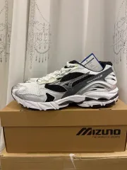 ミズノ ウェーブ ライダー 10 ランニングシューズ スニーカー ブラック シルバー 270