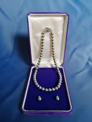 パール ネックレス／イヤリングセット カラー：ライトグレー