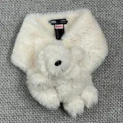 ZARA 白クマ ファーマフラー