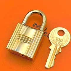 【極美品】 未使用に近い　HERMES エルメス 　カデナ南京錠パドロック鍵2ケ エルメスパドロックカデナ