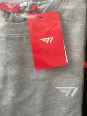 T1 限定モデル 刺繍 Tシャツ