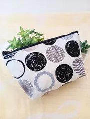 ファスナーポーチ(北欧水玉ブラック)