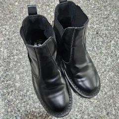 チェルシーブーツ