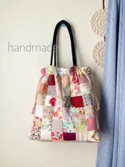 ハンドメイド　パッチワーク　巾着バッグ　ピンク花柄
