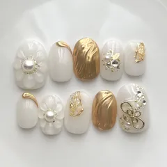 現品 no.17 ネイルチップ 振袖　成人式   卒業式　オフホワイト　ぷっくりフラワー　ミラー　うねうね