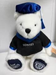 연세クマのぬいぐるみ