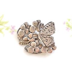 い*庵様 定価¥17,050☆初雪ポッケ シルバー 孔雀と葡萄のブローチ 完売