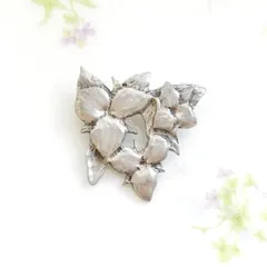 ヴィンテージ　Unsigned Beauty　シルバートーン　フラワー　ブローチ