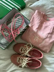 アディダス スポーティアンドリッチ ピンク スペツィアル スニーカー & スウェット