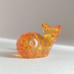 ☆天然☆ 天然アンバー 琥珀 べっ甲 シルバー細工象人物ペンダント
