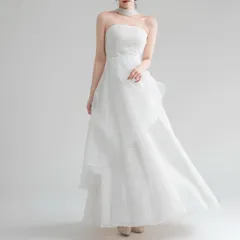 【新着 - 未使用】ハイスリーブのオーガンザストラップレスドレス。旅行の写真撮影やブライダルウェアに最適です。