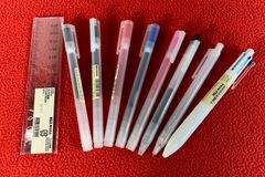 MUJI 無印良品三角2色ボールペン・シャープペン2本と替芯 黒と赤 7本