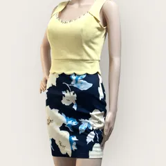 【サイズS】dazzy store｜パールVネック スカラップ裾×フラワープリント タイトミニドレス／イエロー×ネイビー｜GlamRe: