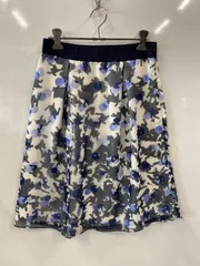 c640⚫︎UNTITLED⚫︎アンタイトル⚫︎総柄⚫︎Aライン⚫︎台形⚫︎スカート⚫︎size2⚫︎白×紺⚫︎日本製