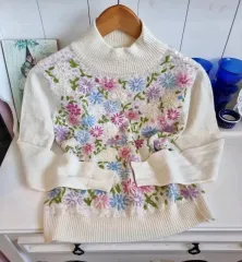 フラワー刺繍ニット