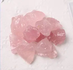 Sugarello 天然原石 水晶 かちわり水晶 クリスタル 宝石の原石 ヒーリング ストーンパワー クォーツ 置き物 浄化 風水 開運 置物 岩石 鉱物 約3～5cm 2～3個 120g以上 (ピンク) [ピンク]