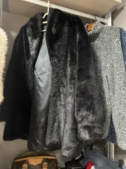 ブラック 人造 ファーコート ハーフ丈 (着用画像あり) 66-77