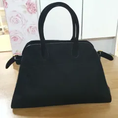 ブラックスウェードバッグ