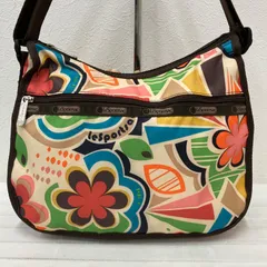 8791　LeSportsac レスポートサック 　ワンショルダーバック　肩がけ　斜めがけ　ポーチ付　花柄　紐調節可能　レディース