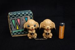 昭和レトロ　犬の置物　ペア　陶器　置物 △昭和レトロ 陶器製 犬の置物(高さ約6cm)△ペア/レトロポップ/イヌ