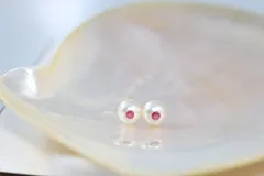 良質あこや真珠 サージカルステンレス スタッド 天然ルビー入りピアス　7.1㎜～