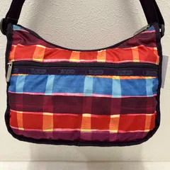8774　LeSportsac レスポートサック　クラシックホーボー　ワンショルダー　バック　チェック柄　肩がけ　斜めがけ　大容量　軽量