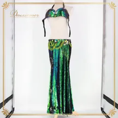 ベリーダンス オリエンタル 衣装 上下セット グリーン系 ベラ Bella スパンコール ラインストーン トップス  スカート チョーカー 腕飾り アーム飾り アーム 緑 キラキラ 煌びやか 華やか ビーズ ダンス衣装 ステージ イベント スリット